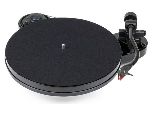 Pro-Ject RPM 1 Carbon - Piano Black with 2M Red